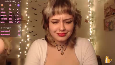 Snapshot of neurotic_witch chatting on September 20, 2025, 6:14 am Mar online show from September 20, 2025, 6:14 am