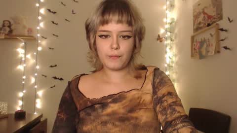 Snapshot of neurotic_witch chatting on September 30, 2025, 6:51 am Mar online show from September 30, 2025, 6:51 am