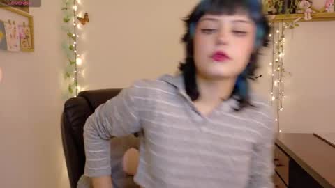 Snapshot of neurotic_witch chatting on December 19, 2025, 5:47 am Mar online show from December 19, 2025, 5:47 am