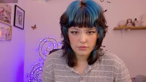 Snapshot of neurotic_witch chatting on January 7, 2026, 9:01 am Mar online show from January 7, 2026, 9:01 am