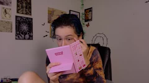 Snapshot of neurotic_witch chatting on February 11, 2026, 9:58 am Mar online show from February 11, 2026, 9:58 am