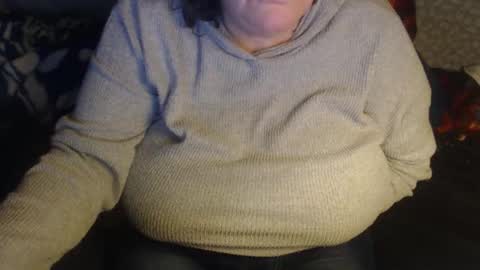 Snapshot of new_milf chatting on February 2, 2026, 5:06 am Lilly online show from February 2, 2026, 5:06 am