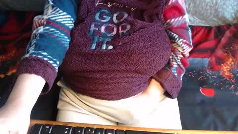 Snapshot of new_milf chatting on February 4, 2026, 6:52 am Lilly online show from February 4, 2026, 6:52 am