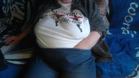 Snapshot of new_milf chatting on February 10, 2026, 1:15 pm Lilly online show from February 10, 2026, 1:15 pm