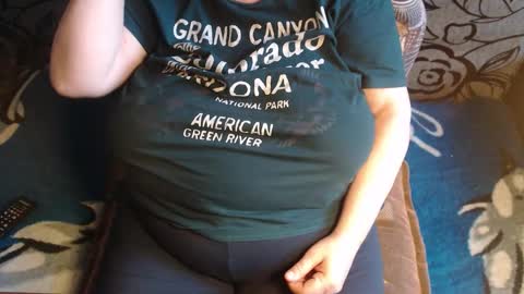 Snapshot of new_milf chatting on February 28, 2026, 6:25 am Lilly online show from February 28, 2026, 6:25 am