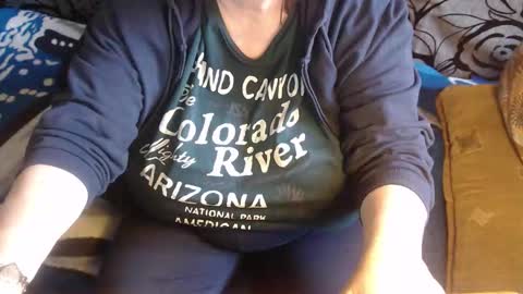 Snapshot of new_milf chatting on March 1, 2026, 7:54 am Lilly online show from March 1, 2026, 7:54 am