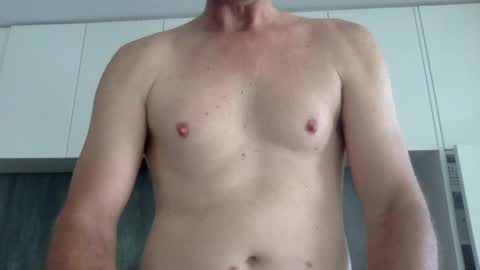 Snapshot of newysub75 chatting on December 11, 2024, 4:18 am newysub75 online show from December 11, 2024, 4:18 am