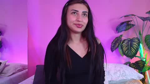 Snapshot of nicolette_ks chatting on December 6, 2024, 5:00 pm Nicol online show from December 6, 2024, 5:00 pm