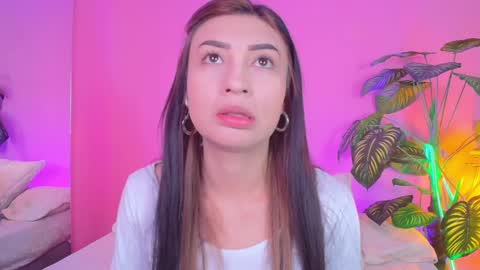 Snapshot of nicolette_ks chatting on December 12, 2024, 1:28 pm Nicol online show from December 12, 2024, 1:28 pm