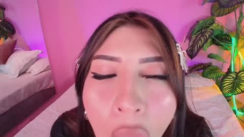 Snapshot of nicolette_ks chatting on December 13, 2024, 2:16 pm Nicol online show from December 13, 2024, 2:16 pm