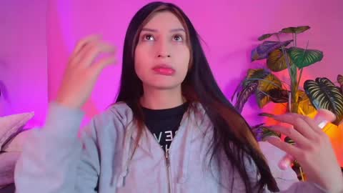 Snapshot of nicolette_ks chatting on December 20, 2024, 12:49 pm Nicol online show from December 20, 2024, 12:49 pm