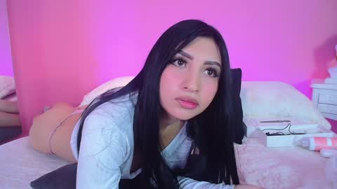 Snapshot of nicolette_ks chatting on January 11, 2025, 4:14 pm Nicol online show from January 11, 2025, 4:14 pm