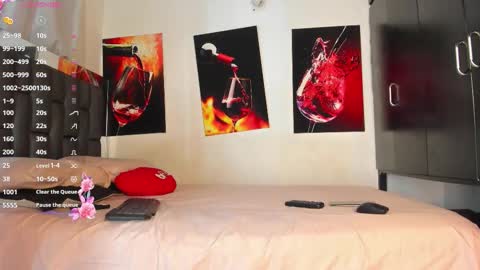 nicolle_hanks1 online show from February 26, 2026, 2:10 am