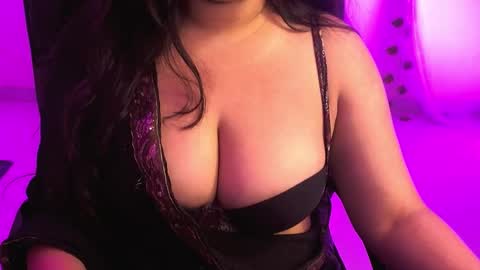 Snapshot of nightqueen107446 chatting on October 6, 2025, 4:43 am nightqueen107446 online show from October 6, 2025, 4:43 am