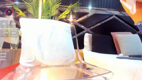 nikii_white online show from January 10, 2025, 2:57 am