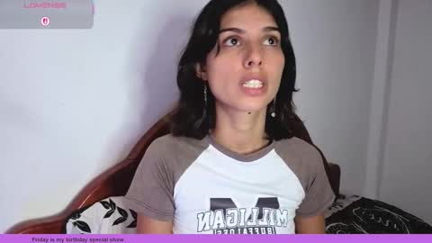 Snapshot of ninasky19 chatting on December 18, 2025, 12:06 am ninasky19 online show from December 18, 2025, 12:06 am