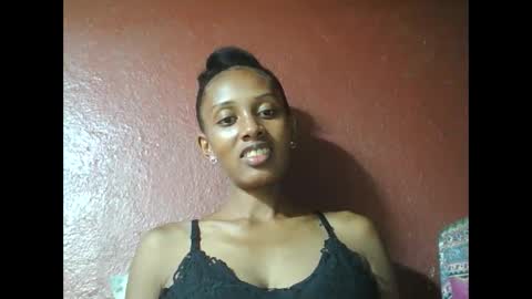 Snapshot of ninie246746 chatting on February 15, 2025, 6:02 am ninie246746 online show from February 15, 2025, 6:02 am