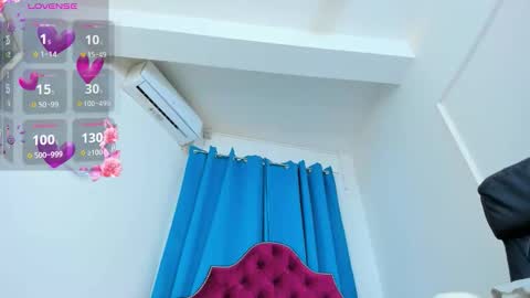 nina dee online show from September 18, 2025, 3:41 am