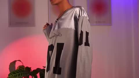 Noah     online show from February 19, 2025, 4:11 pm