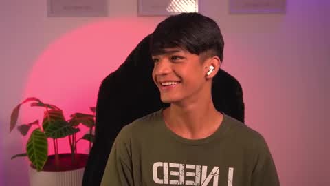 Noah     online show from February 21, 2025, 1:44 pm