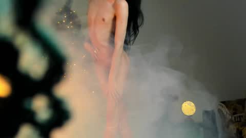 Snapshot of nonbinaryangel_ chatting on December 29, 2024, 12:41 am Sammy online show from December 29, 2024, 12:41 am