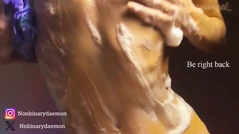 Snapshot of nonbinaryangel_ chatting on February 12, 2025, 12:27 am Sammy online show from February 12, 2025, 12:27 am