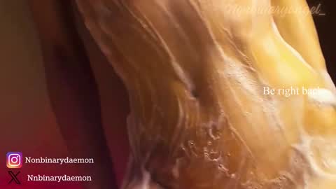 Snapshot of nonbinaryangel_ chatting on February 23, 2025, 12:51 am Sammy online show from February 23, 2025, 12:51 am