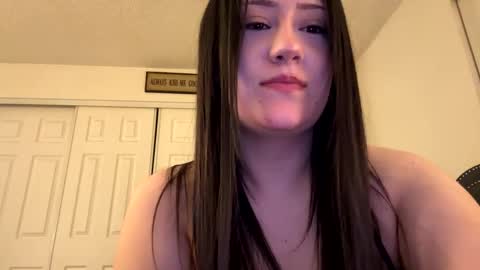 numb_nut_ online show from January 1, 2025, 4:29 am