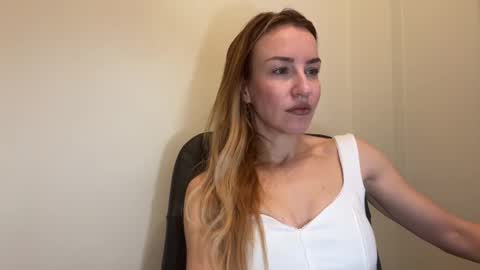 Snapshot of nyxelia_ chatting on February 17, 2026, 8:11 am Anastasia online show from February 17, 2026, 8:11 am