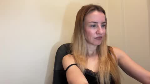 Snapshot of nyxelia_ chatting on February 24, 2026, 8:23 am Anastasia online show from February 24, 2026, 8:23 am