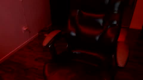 Snapshot of officialmoneyxxx chatting on February 7, 2026, 9:57 am Money online show from February 7, 2026, 9:57 am