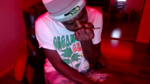 Snapshot of officialmoneyxxx chatting on February 11, 2026, 9:14 am Money online show from February 11, 2026, 9:14 am