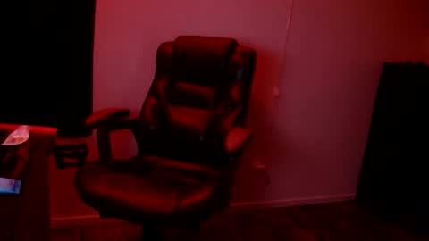 Snapshot of officialmoneyxxx chatting on February 22, 2026, 1:31 pm Money online show from February 22, 2026, 1:31 pm