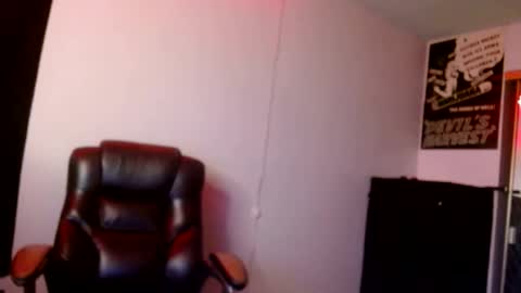 Snapshot of officialmoneyxxx chatting on February 23, 2026, 2:03 pm Money online show from February 23, 2026, 2:03 pm