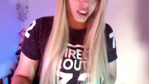 Snapshot of oh_xxxlt4 chatting on March 2, 2025, 12:22 pm Oh xxxLt4 online show from March 2, 2025, 12:22 pm