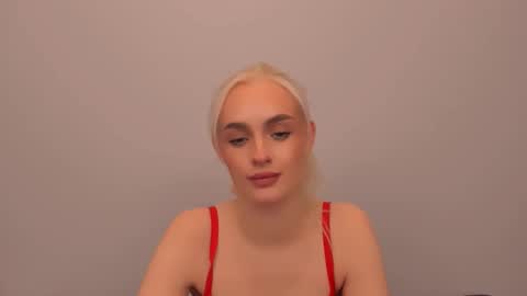 oliviaBeauty online show from December 17, 2025, 7:20 pm