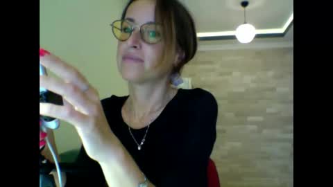 Snapshot of olyra11 chatting on October 22, 2025, 2:06 pm olyra11 online show from October 22, 2025, 2:06 pm