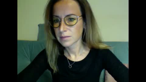 Snapshot of olyra11 chatting on December 16, 2025, 6:57 pm olyra11 online show from December 16, 2025, 6:57 pm