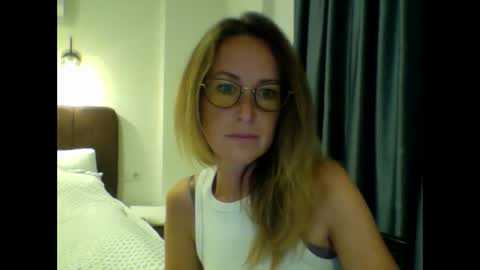 Snapshot of olyra11 chatting on January 5, 2026, 8:34 pm olyra11 online show from January 5, 2026, 8:34 pm