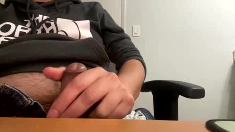 ooiskyfalloo online show from December 21, 2025, 3:02 am