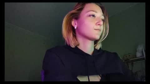 Snapshot of orange___melani chatting on March 2, 2025, 3:05 pm Melani online show from March 2, 2025, 3:05 pm