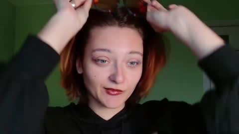 Snapshot of orange___melani chatting on November 21, 2025, 10:25 am Melani online show from November 21, 2025, 10:25 am