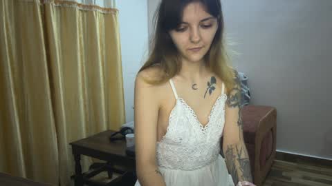 Snapshot of paulettegoddard chatting on December 1, 2024, 4:29 pm Isla Chase online show from December 1, 2024, 4:29 pm