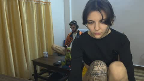 Snapshot of paulettegoddard chatting on December 5, 2024, 2:33 pm Isla Chase online show from December 5, 2024, 2:33 pm