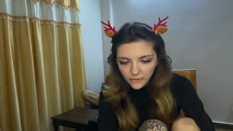 Snapshot of paulettegoddard chatting on December 5, 2024, 5:39 pm Isla Chase online show from December 5, 2024, 5:39 pm