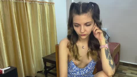 Snapshot of paulettegoddard chatting on January 25, 2025, 3:30 pm Isla Chase online show from January 25, 2025, 3:30 pm