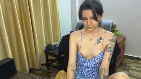 Snapshot of paulettegoddard chatting on February 2, 2025, 8:19 pm Isla Chase online show from February 2, 2025, 8:19 pm