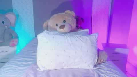 paulina online show from February 9, 2026, 6:34 pm