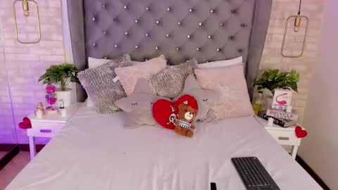 Pau online show from February 16, 2026, 2:13 pm