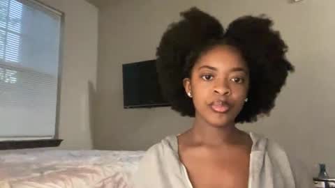 Snapshot of peachyalexia chatting on December 21, 2024, 10:51 pm peachyalexia online show from December 21, 2024, 10:51 pm